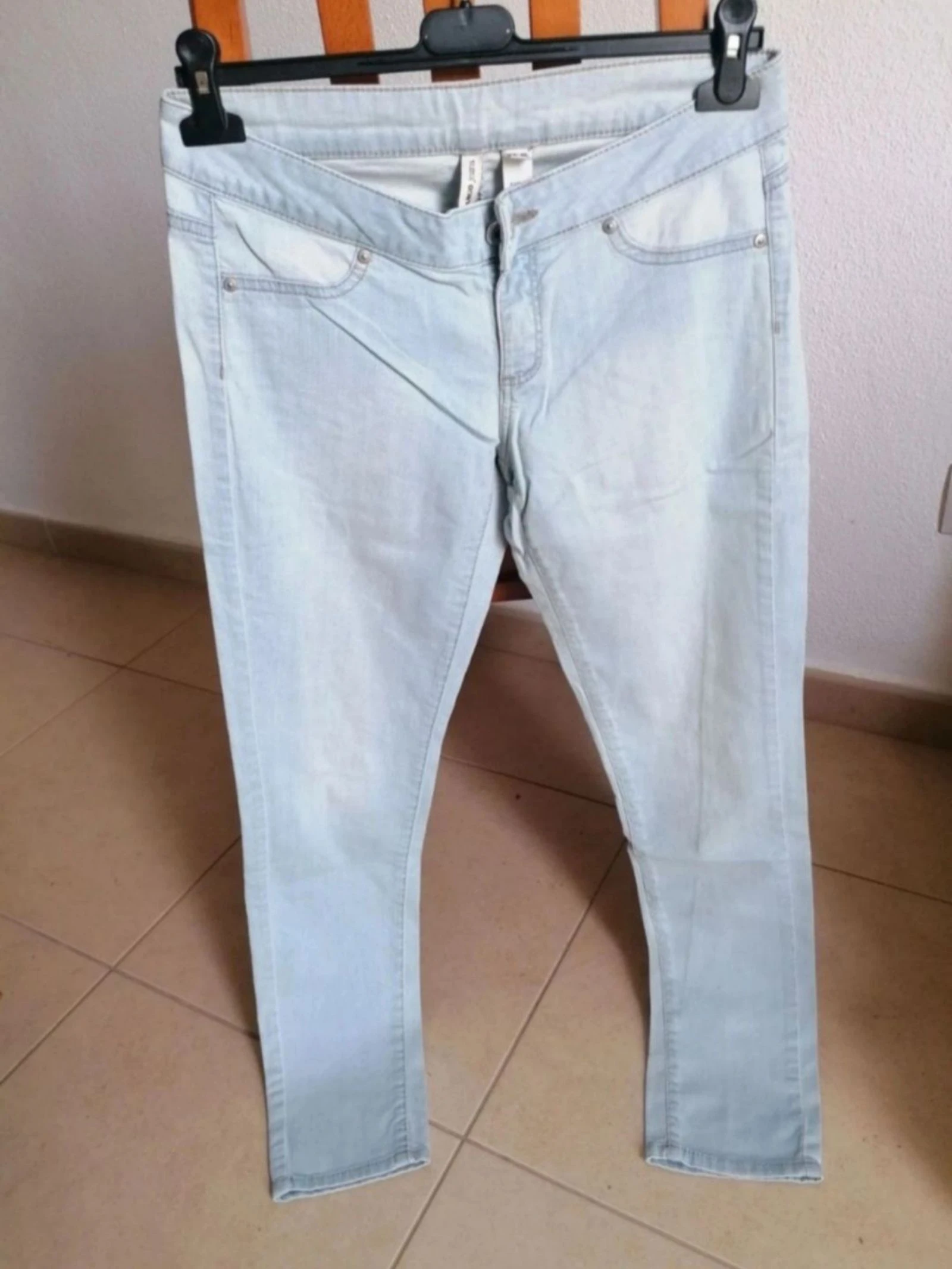 Pantalón vaquero fino mujer de Mango